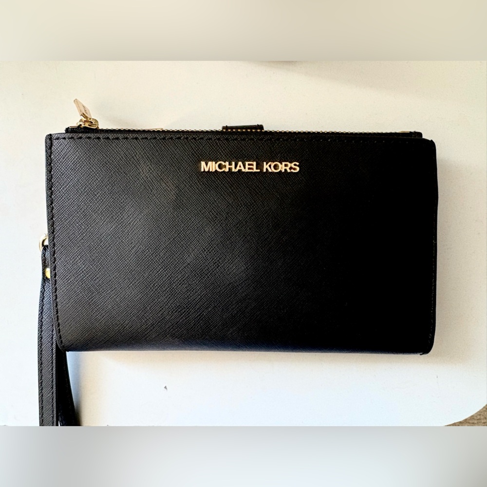 Michael Kors Black Saffiano Smartphone Wallet / Wristlet